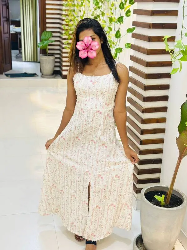 Hot And Sexy Beautiful Young Shemale Cam Show Available | Lanka Ads New