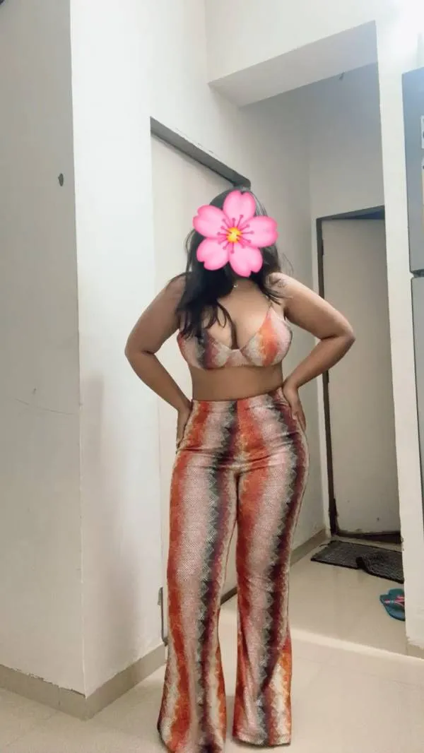 Full Service Young Girl in 👉Wellawatte🤗 8,000/- English,Sinhala,ok) | Lanka Ads New