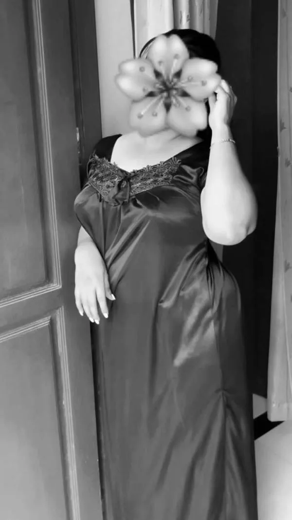 හදිස්සියක් නෑ ඔයත් සතුටු වෙලා මාවත් සතුටු කරන්න හෝමාගමට් එන්න
