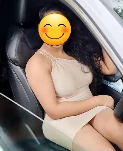 Hot girls at kandy | Lanka Ads New