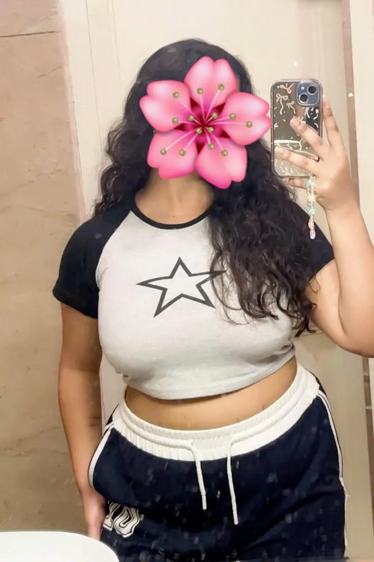 Hot girl real cam show | Lanka Ads New