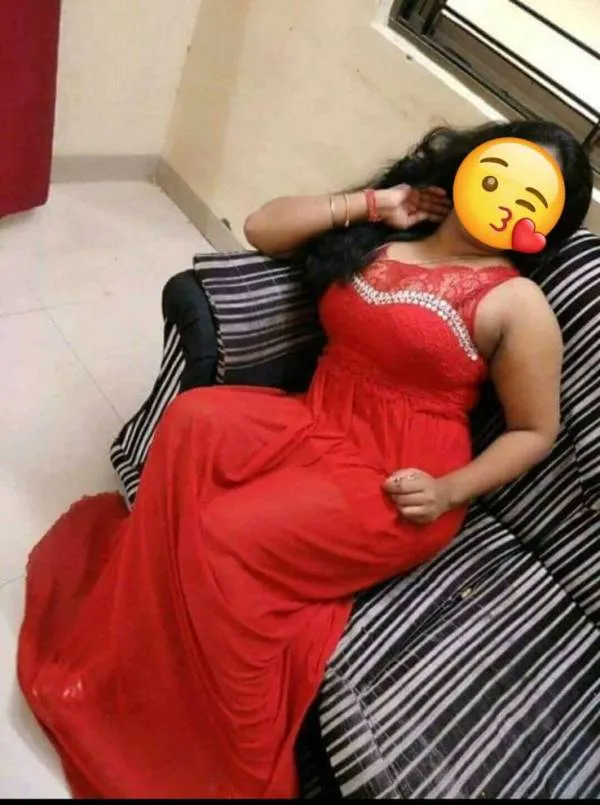 HOT GIRL AT Bambalapitiya බම්බලපිටිය | Lanka Ads New