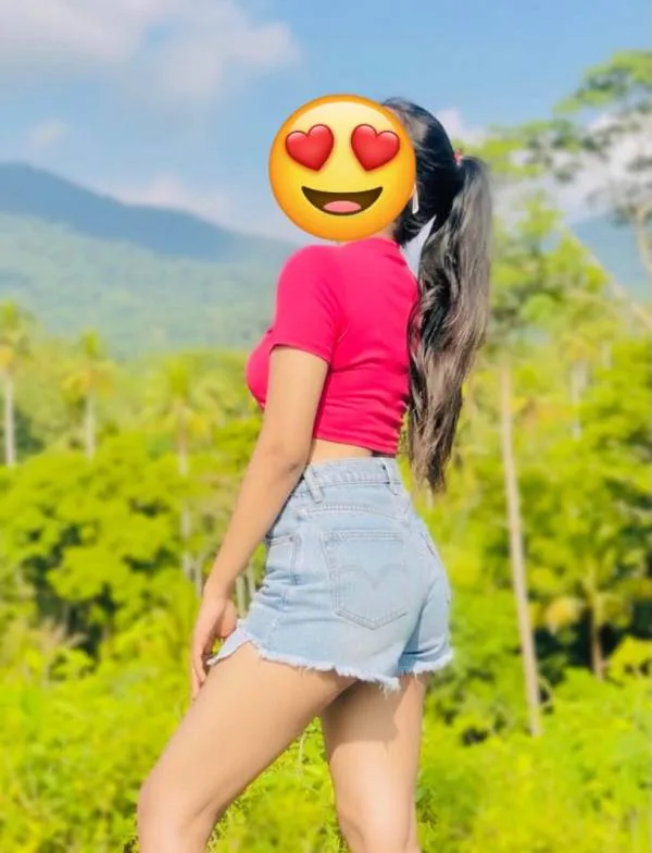Hot slim girl at moratuwa. visit ok | Lanka Ads New