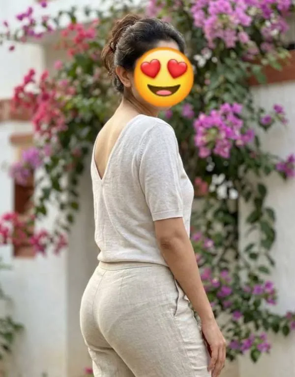 23 Old Beautiful Young Girl Full Service Available | Lanka Ads New