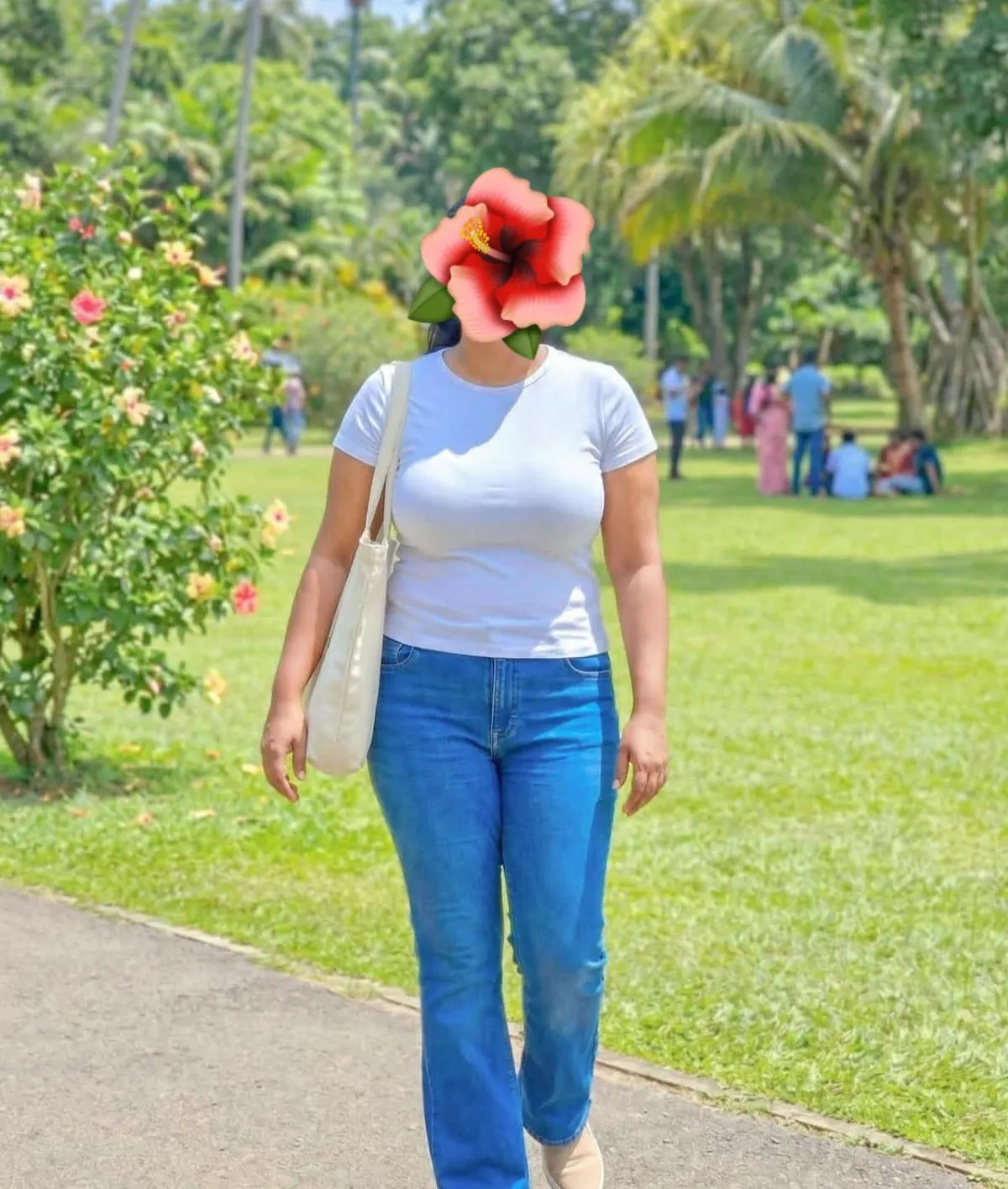 Hii I Am Nilangi | Lanka Ads New