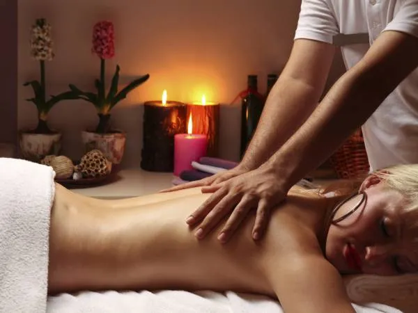 Full body massage 1hour 2000/= | Lanka Ads New