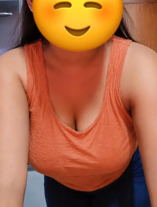 வணக்கம், எனது பெயர் இயானா. | Lanka Ads New