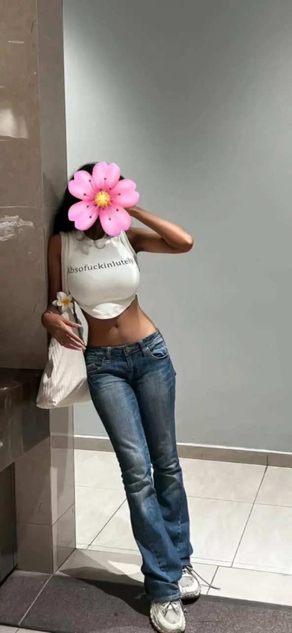 Hotel Room එකට ඇව්ත් Hot & Cute මාත් එක්ක FUN එකක් ගමුද | Lanka Ads New