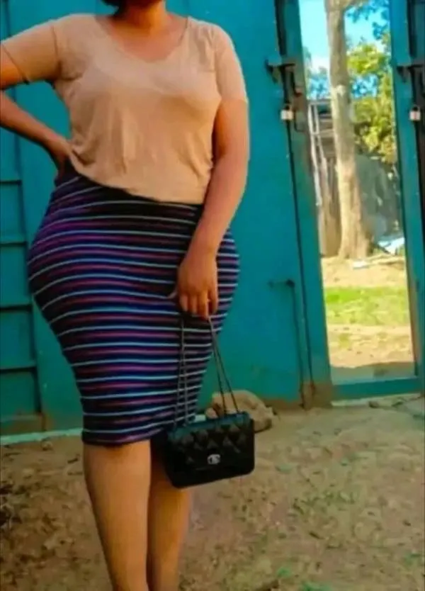 මම ටානි (30). මම අද ඉන්නෙ කොට්ටාව අවට ඔයාලට මාව මීට් වෙන්න ඕනෙනම් මට කෝල් එකක් ගන්න. | Lan