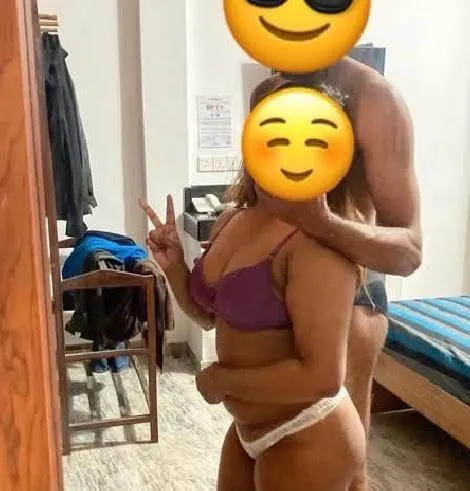 COUPLE LIVE CAM SHOW