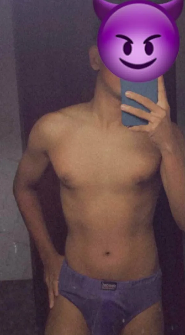 Services include couple sessions, body massage, and a variety of other experiences. I do v