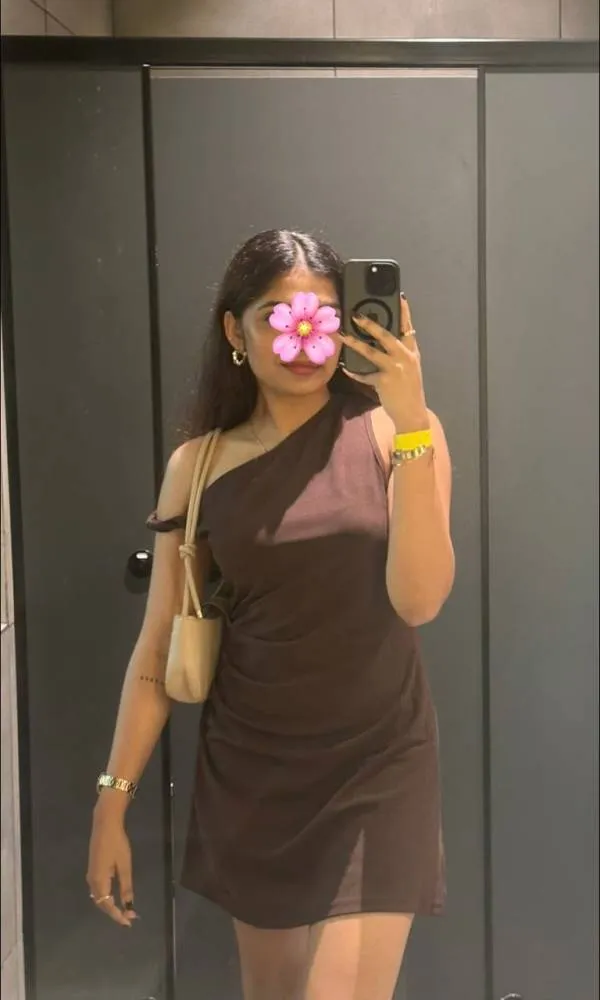Hot And Sexy Beautiful Young Girl Service Bambalapitiya | Lanka Ads New