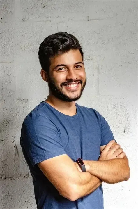 I am doing secret massage services to women ,I'm so handsome and I can speak English Tamil