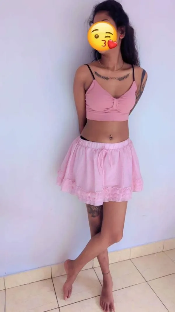 ලස්සන චූටි නංගි සමාධි , ? එන්න සර් එයා ඉන්නවා හැමදාම උදේ 9. 30 හවස 6.00 වෙනකන්, ඉන්නේ (මට 