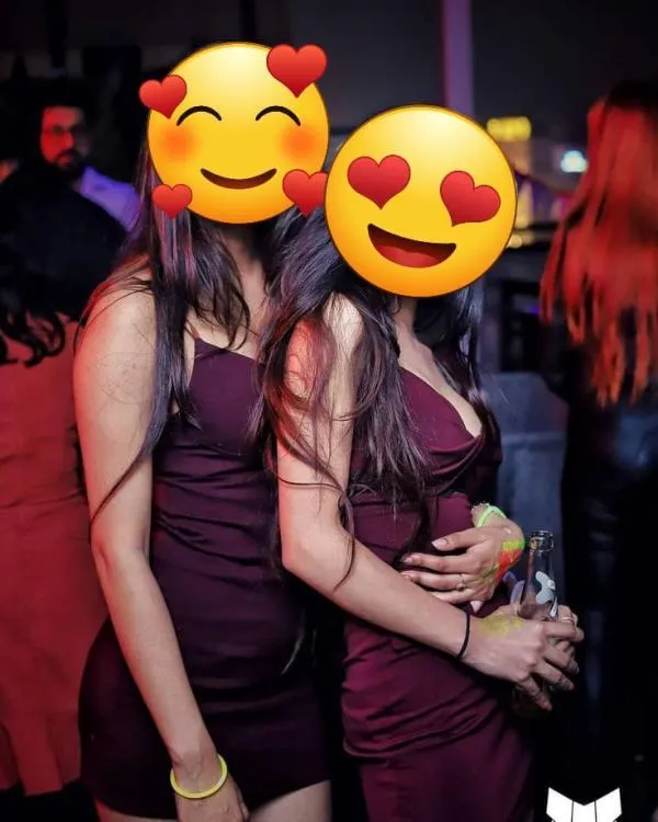 දවස ගානෙ ලස්සන Posh කෑලි ගෙන්නන Place එක