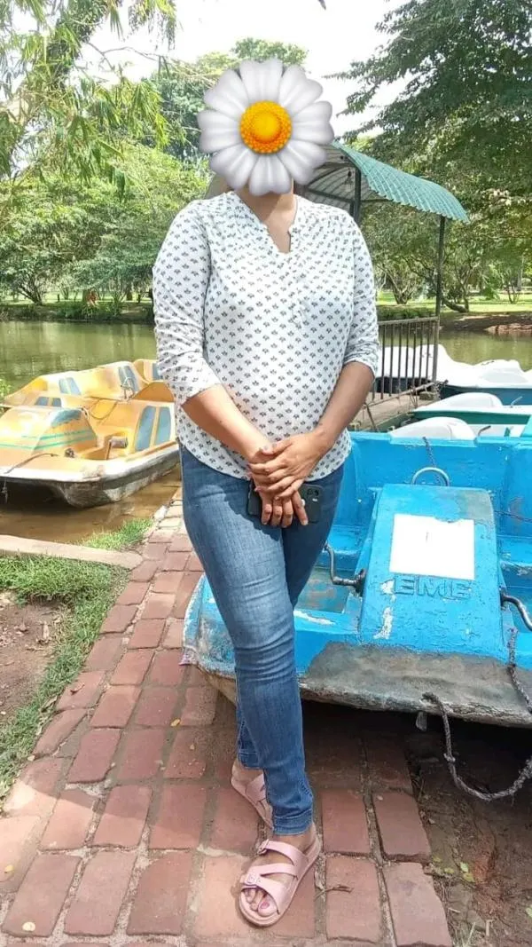 වයස 30 / 35 අතර ලස්සන තරුණියන් 3ක් ඉන්නවා අද | Lanka Ads New
