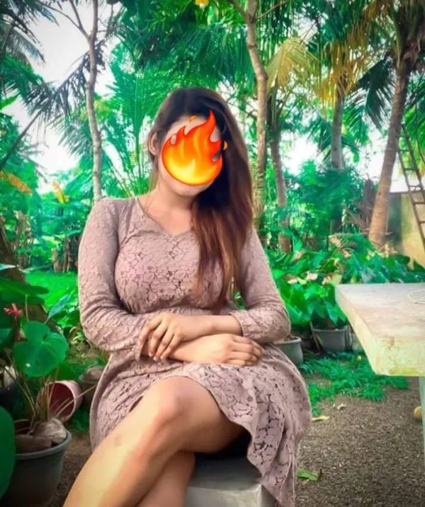 Hi l.m Dulani - sexy Girl