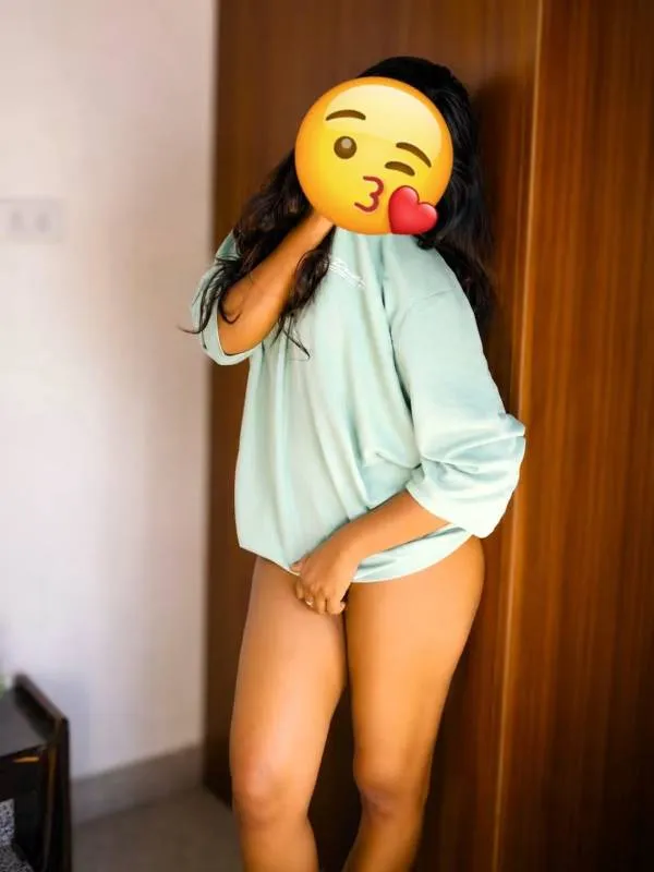 Welcome genuine customers only! මගේ ඇත්තම ෆොටෝ එකක් තියෙන්නෙ, ඔය අනිත් අය වගේ නෙමෙයි මම ගන