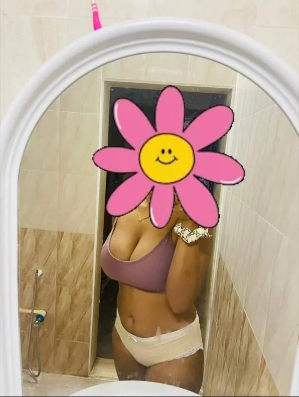 Beautiful Young Sexy Girl Cam Show Available | Lanka Ads New