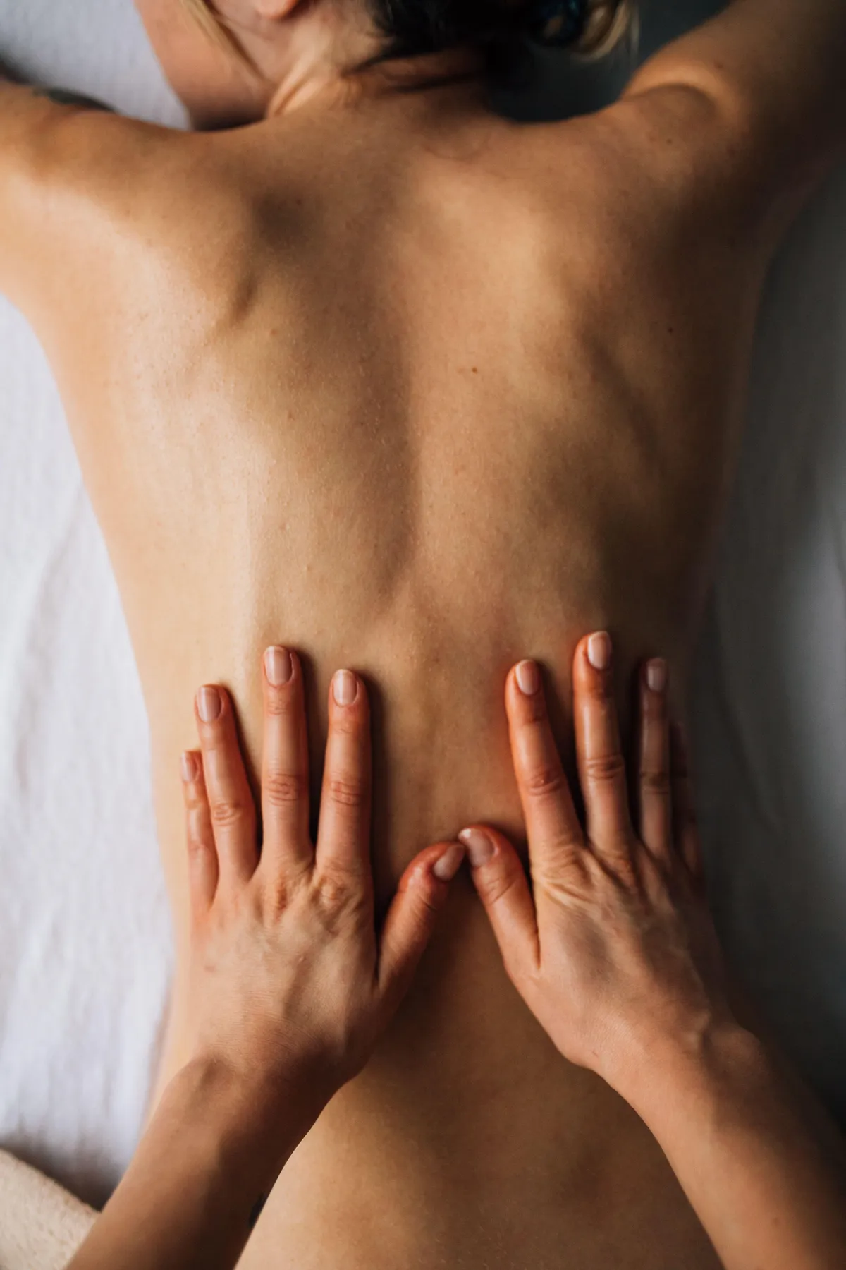 Full body massage for girls and ladys, කාන්තාවන් සදහා පමණක් මෙම සේවාව ලබා දෙන අතර පිරිමි අ